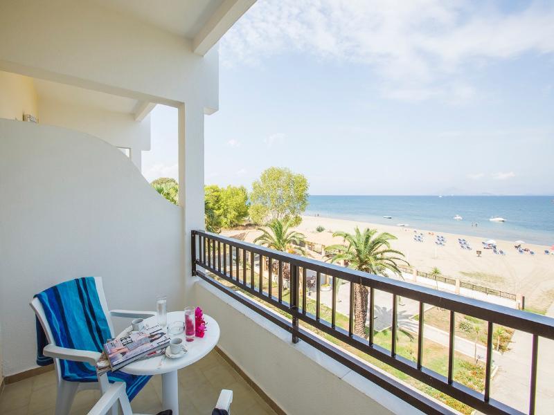 Island Beach Resort (Adults Only) Kávos Eksteriør bilde